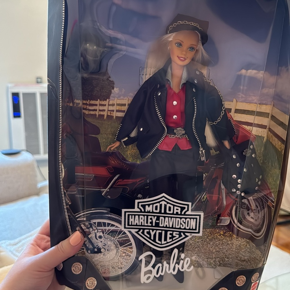 1990’s Limited Edition Harley-Davidson Barbie 🏍️🎀